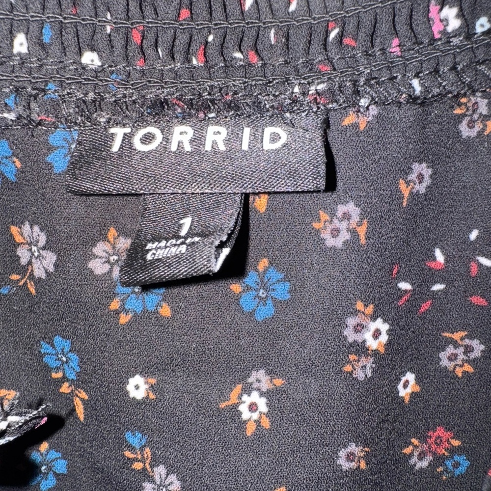 Torrid Georgette Button Front Smocked Collar Blac… - image 5